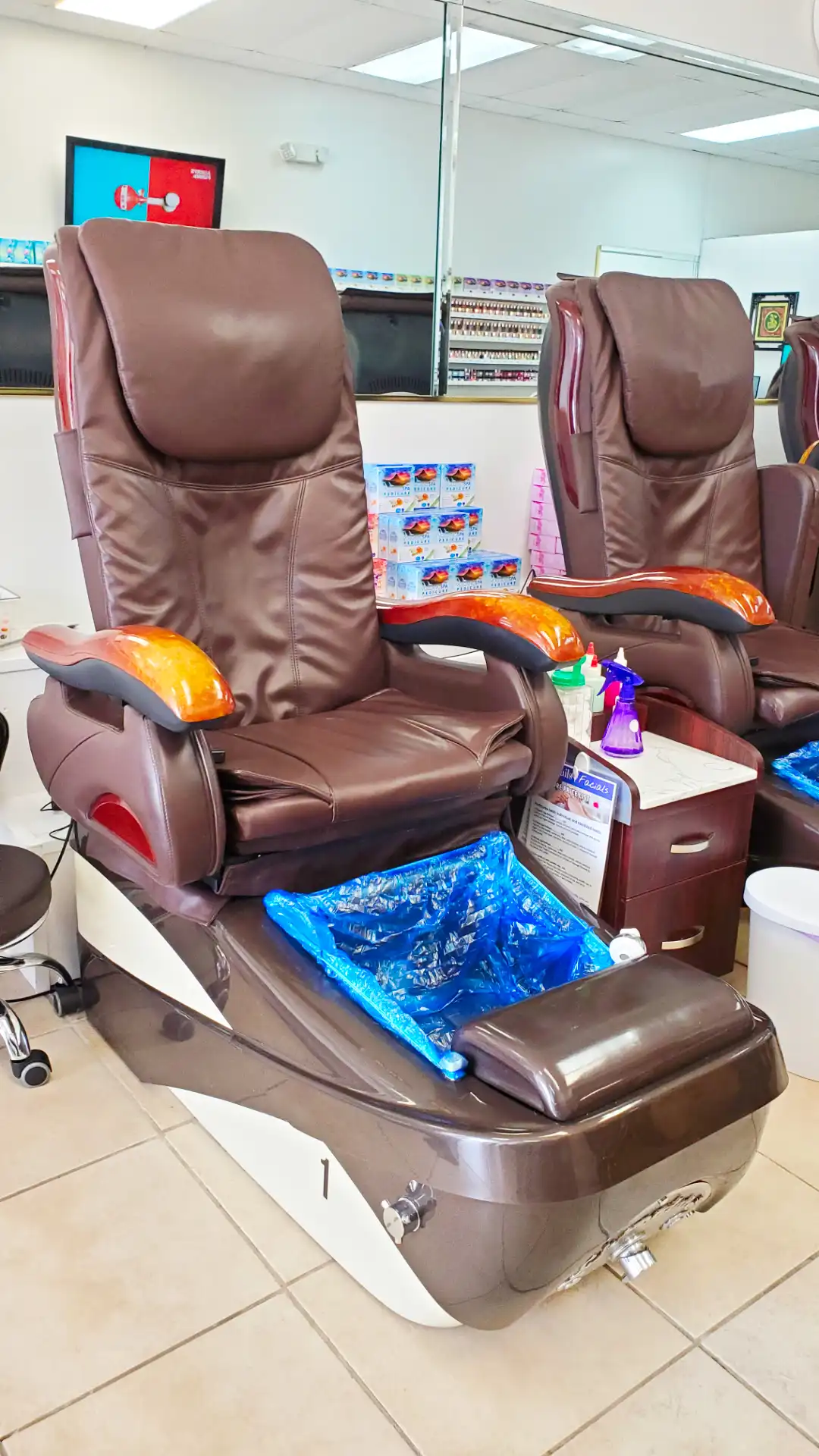 Massaging Pedicure Chairs With Liners Massaging Pedicure Chairs With Liners